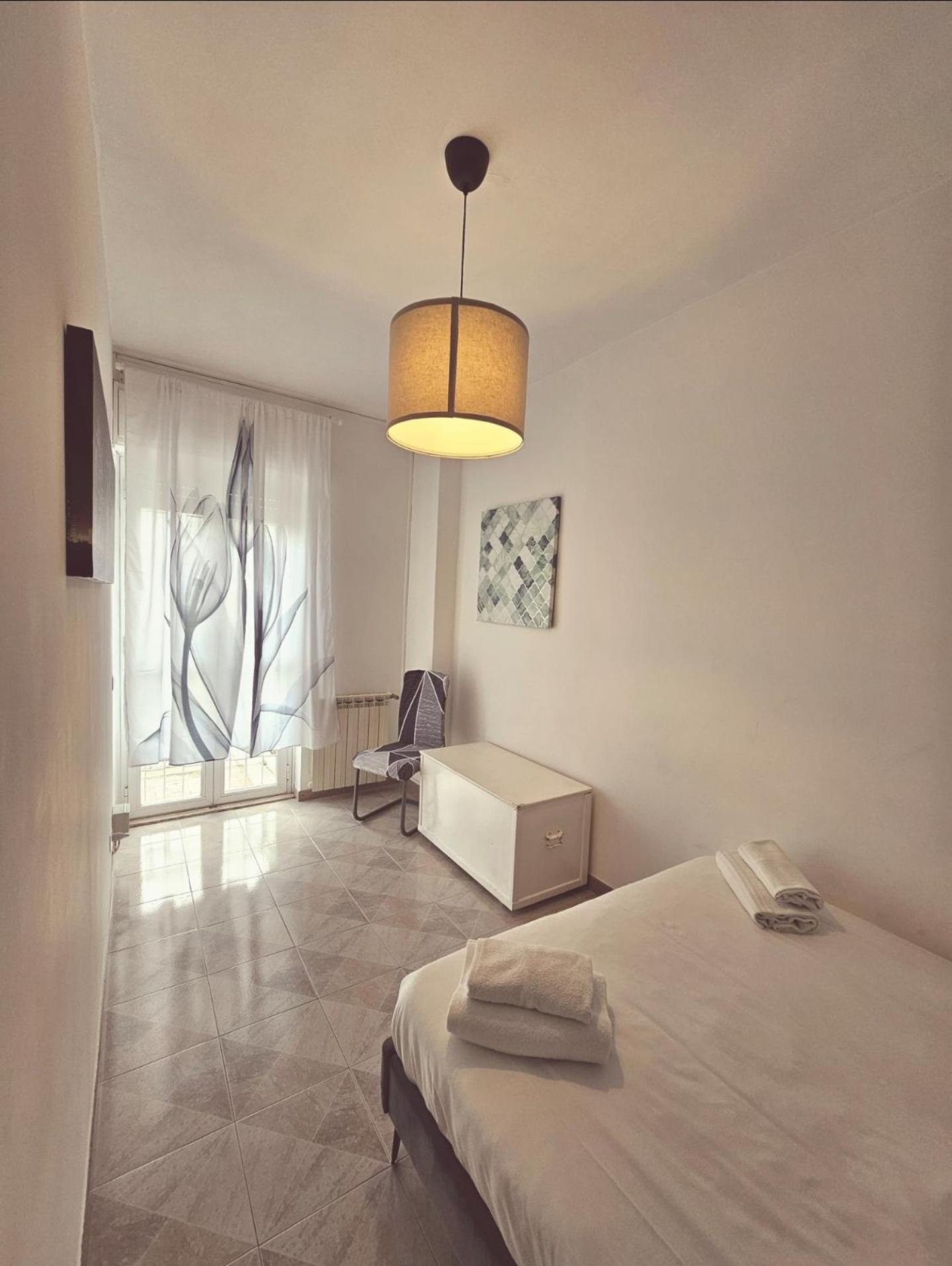 Erika's Apartment Rom
